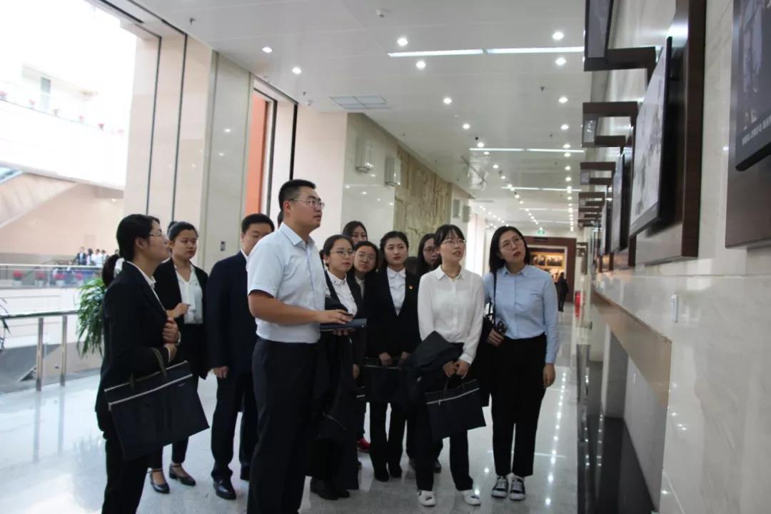 讓青春在奉獻中閃光 2.jpg
